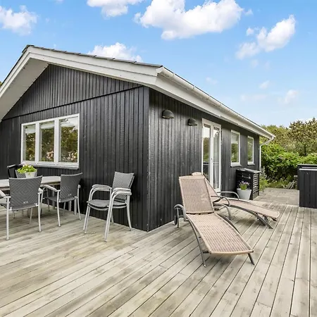 Eila - 1km From The Sea By Interhome *